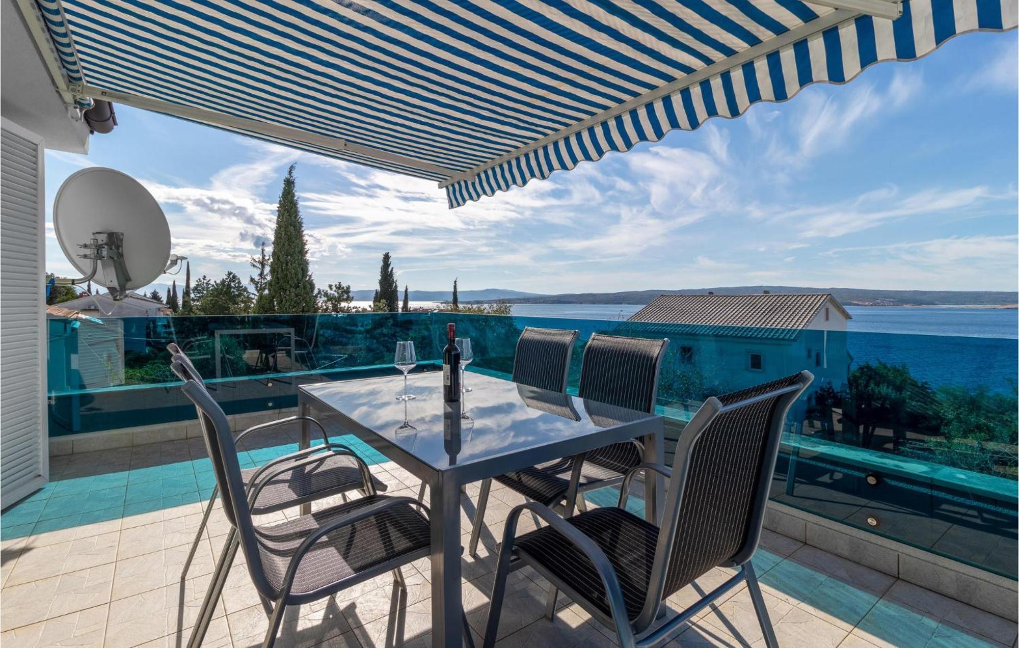 Stunning Apartment In Dramalj With House Sea View Екстер'єр фото