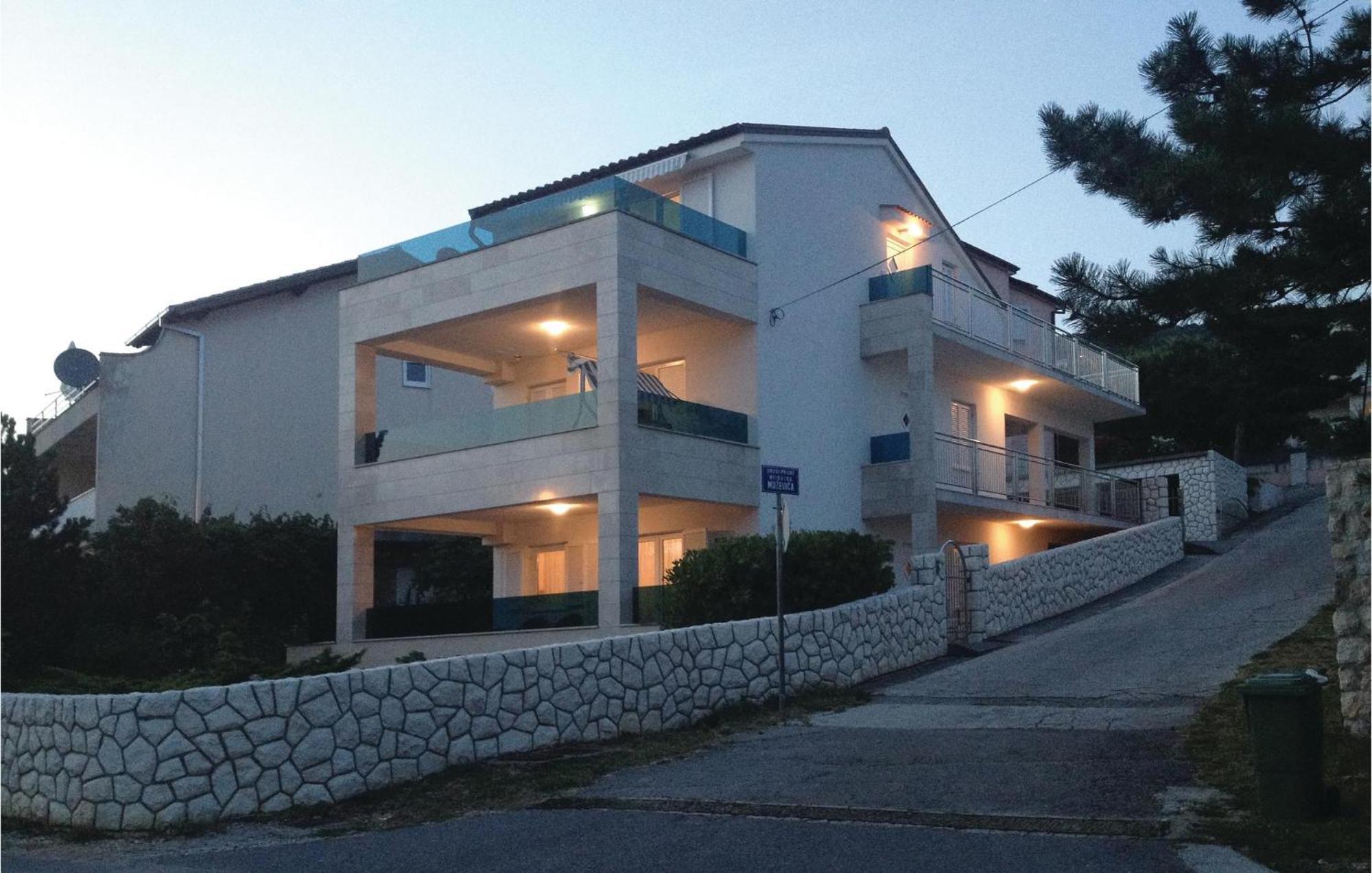 Stunning Apartment In Dramalj With House Sea View Екстер'єр фото