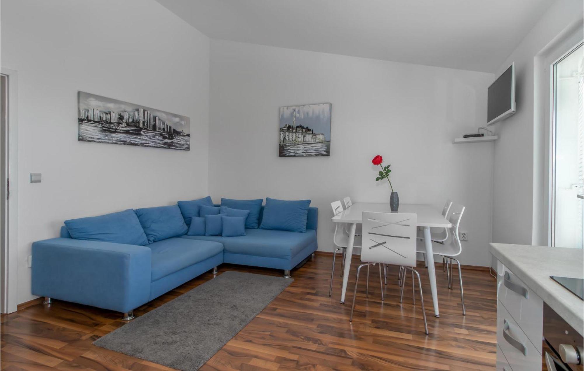 Stunning Apartment In Dramalj With House Sea View Екстер'єр фото